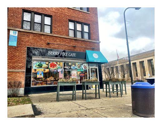 Berry Pike Cafe. 1100 Davis St, Evanston, IL  (Corner Davies St/Oak Ave cross from USPS ) Coffees Breakfast Sandwiches Bagels etc. Cool!