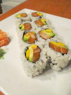 Tuna and mango sushi roll