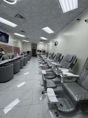 Pedicure /massage chairs