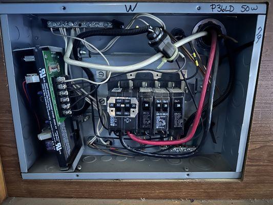 Motorhome inverter breaker panel