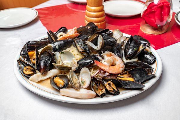 Steamed Clams with Linguine