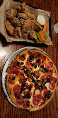 Small Gluten Free Pizza and 10 Piece Lemon Pepper Wings