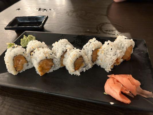 Spicy salmon sushi