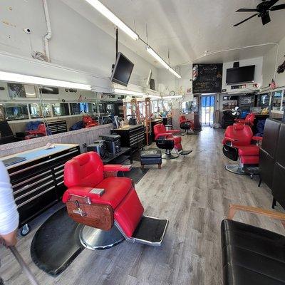 Come with us and let us show you our service, we have new Barbers.