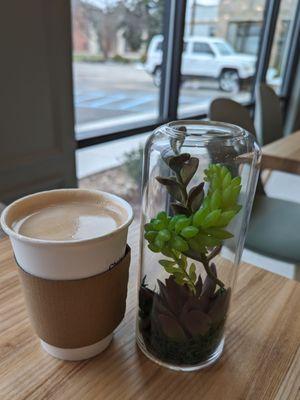 Latte (with a cute table decoration:)