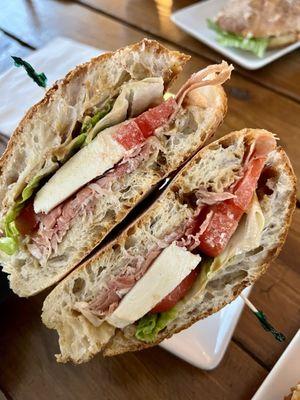 @foodie_starry   Tuscan Sandwich