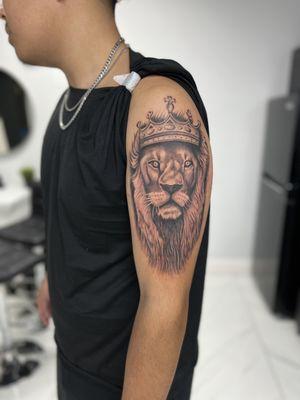 Lion w/ crown