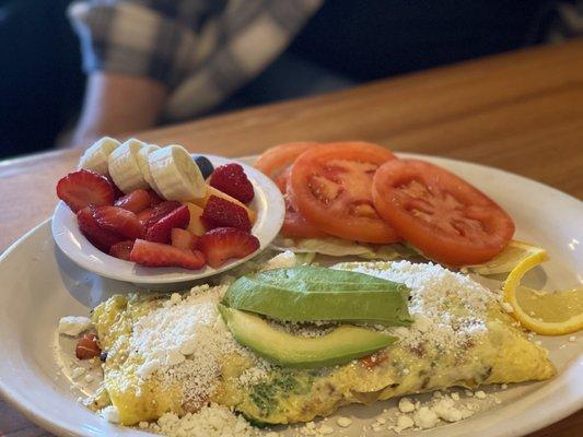 Veggie omelette with feta and fresh fruit