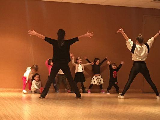 Energetic Hip Hop Class for students age 3-5yrs.