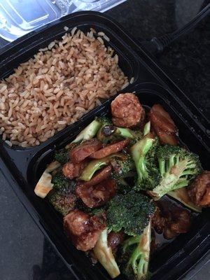 Shrimp and broccoli w/ brown rice - flavor good with brown sauce