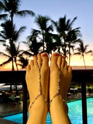 Gorgeous pineapple toe thong jewelry