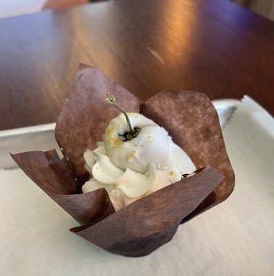 Chocolate Snowball cupcake