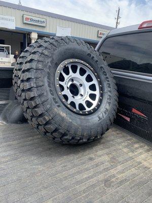 Mac's Tire Pros