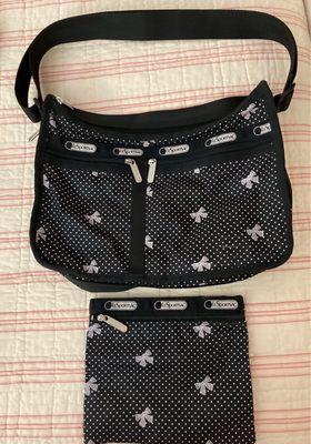 Matching cosmetic bag is a smart business touch. Posted 01/25/21