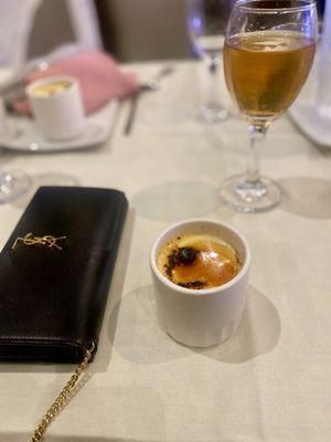 Crème brûlée dessert and Iced tea