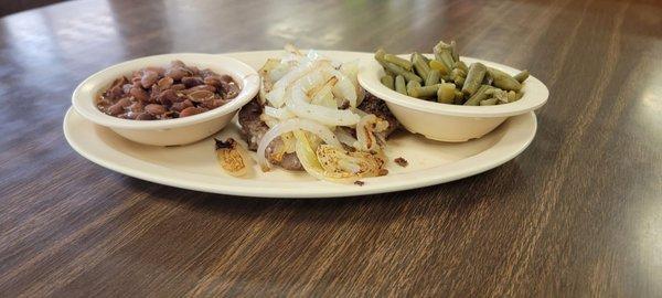 Salisbury Steak with Pinto Beans and Green Beans