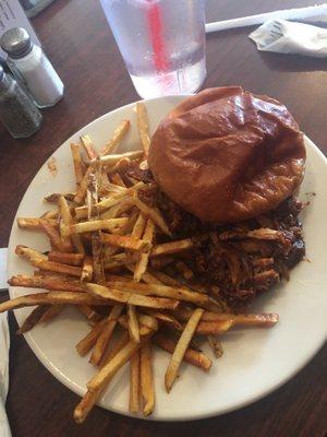 Pulled pork sandwich