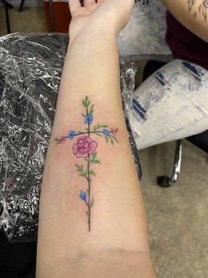 Floral Cross done by Ariel