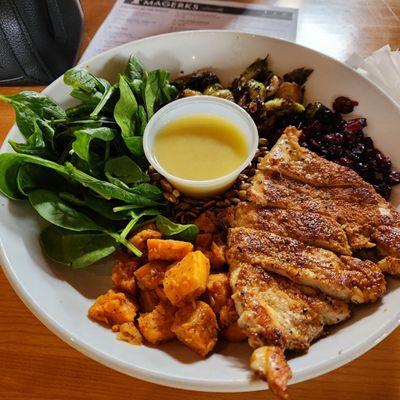 Power bowl w blackened chicken