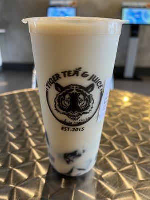 Brown rice milk tea with grass jelly