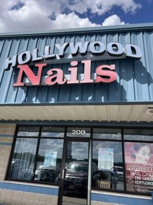 Hollywood Nails