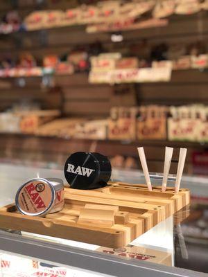 Rolling tray, grinder, cones.