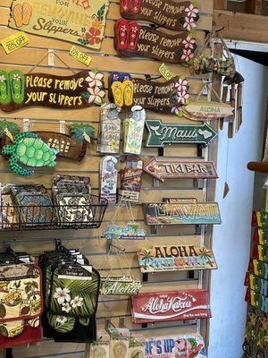 Lahaina Outlet Store. Outlets in Maui. Beach Towels. Affordable Hawaiian Outlet, Kids Clothes. Maui Souvenir Shop.Visit Lahaina Outlet Store