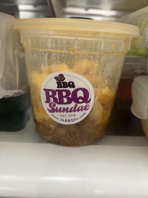 Leftover pulled pork w 3B bbq sauce topped w the best mac n cheese. Find these guys, you will NOT be disappointed!!!