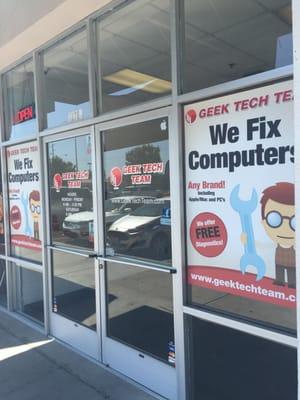 Computer service store