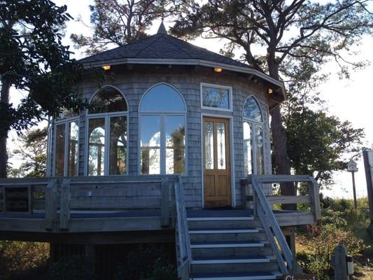 Outdoor chapel off the water