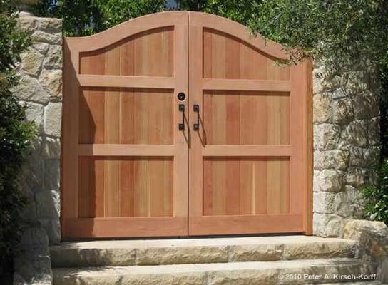 Wood or PVC / vinyl gates