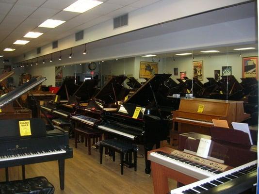 The Piano Man Showroom - Maeari, Steinway & Sons, Technics