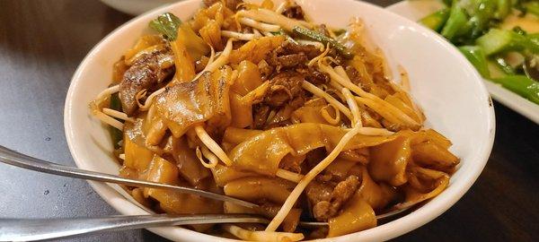 Beef chow fun