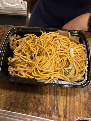 Beef lo mein