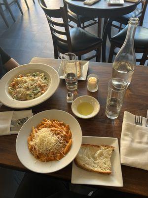 Tricolored tortellini and penne, à la vodka