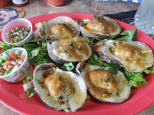 Grilled oysters with spicy garlic sauce