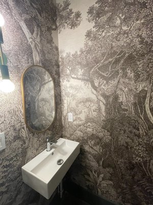 Elegant wallpaper installation (wallpaper hanging) job