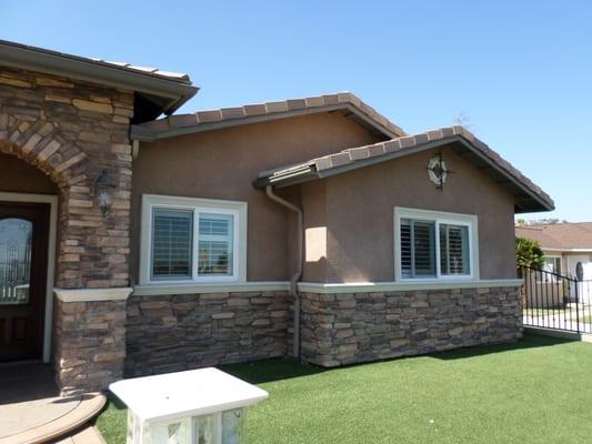 Window Trim w/ Stone Veneers