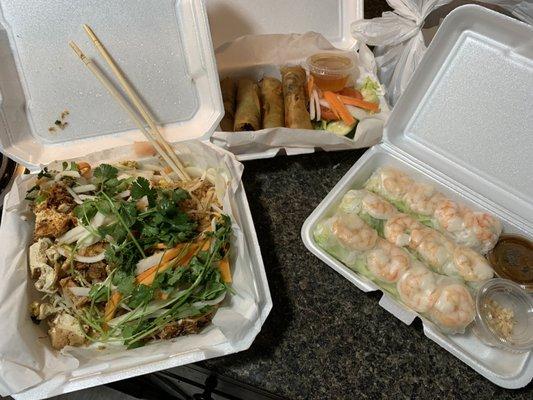 Tofu pad thai spring roll and veggie imperial roll