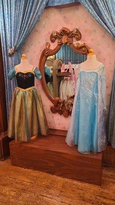 Anna & Elsa Dresses  08-08-2022