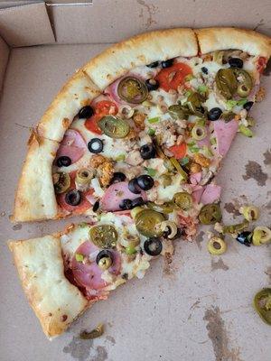 Large combo pizza. Don't take off the jalepenos! They add to the flavor and are not that hot