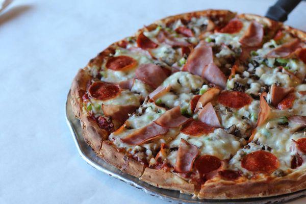 ORDER NAPOLEON STYLE THIN CRUST PIZZA OR SICILIAN STYLE THICK CRUST PIZZA! Meat Combo Hamburger Pizza made with Pepperoni