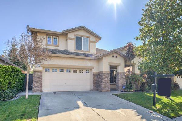 Gorgeous Roseville Home, Sold in 6 Days.