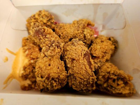 @Uncle's Chicken take-out; 11/21/2023. Ty again David, 4 picking up this Chicken, it was So yummy! Crazy U pd, $16.00+ for 10 pieces? Lol