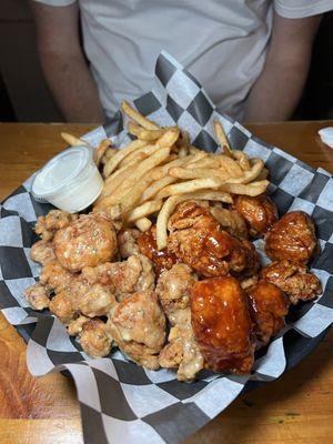 Boneless wings and fries