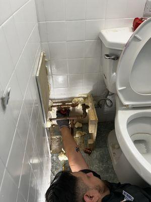 Professional toilet leak repair services