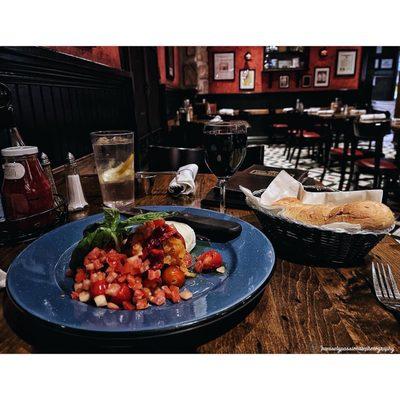 Burrata and tomato salad & pepperwood red |#intenselypassionatephotography