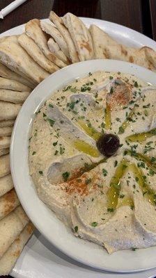 Traditional Hummus and Pita