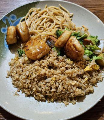 Scallops with fried rice, lo mein and vegetables