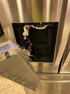 WATER/ICE DISPENSER REPAIR.